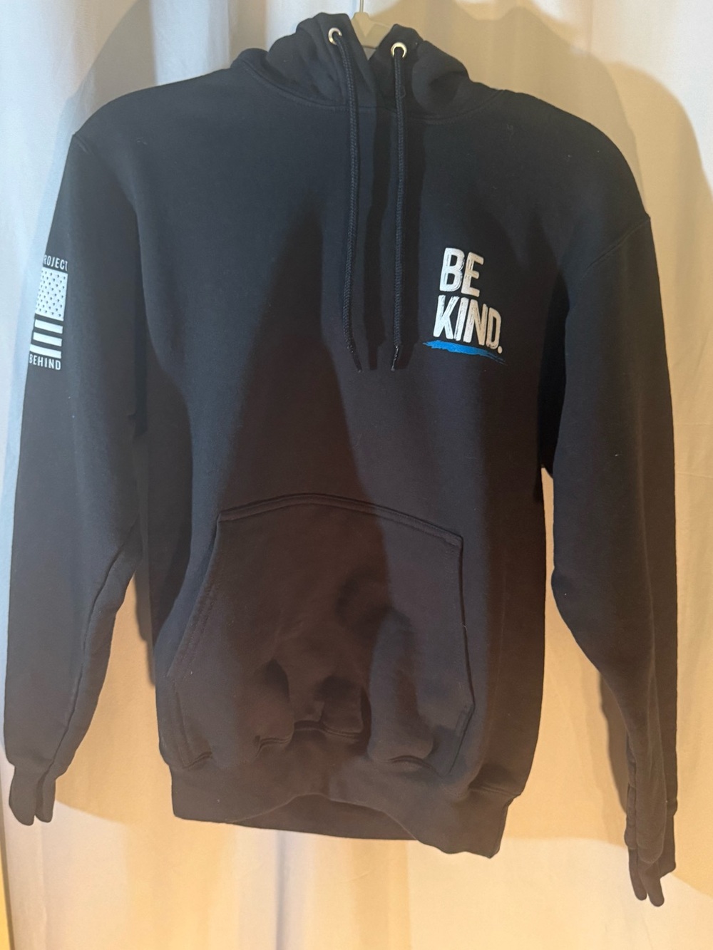 Men's Black Graphic Hoodie Sweatshirt - TIL Vahalla “Be Kind” Mens Sz Small